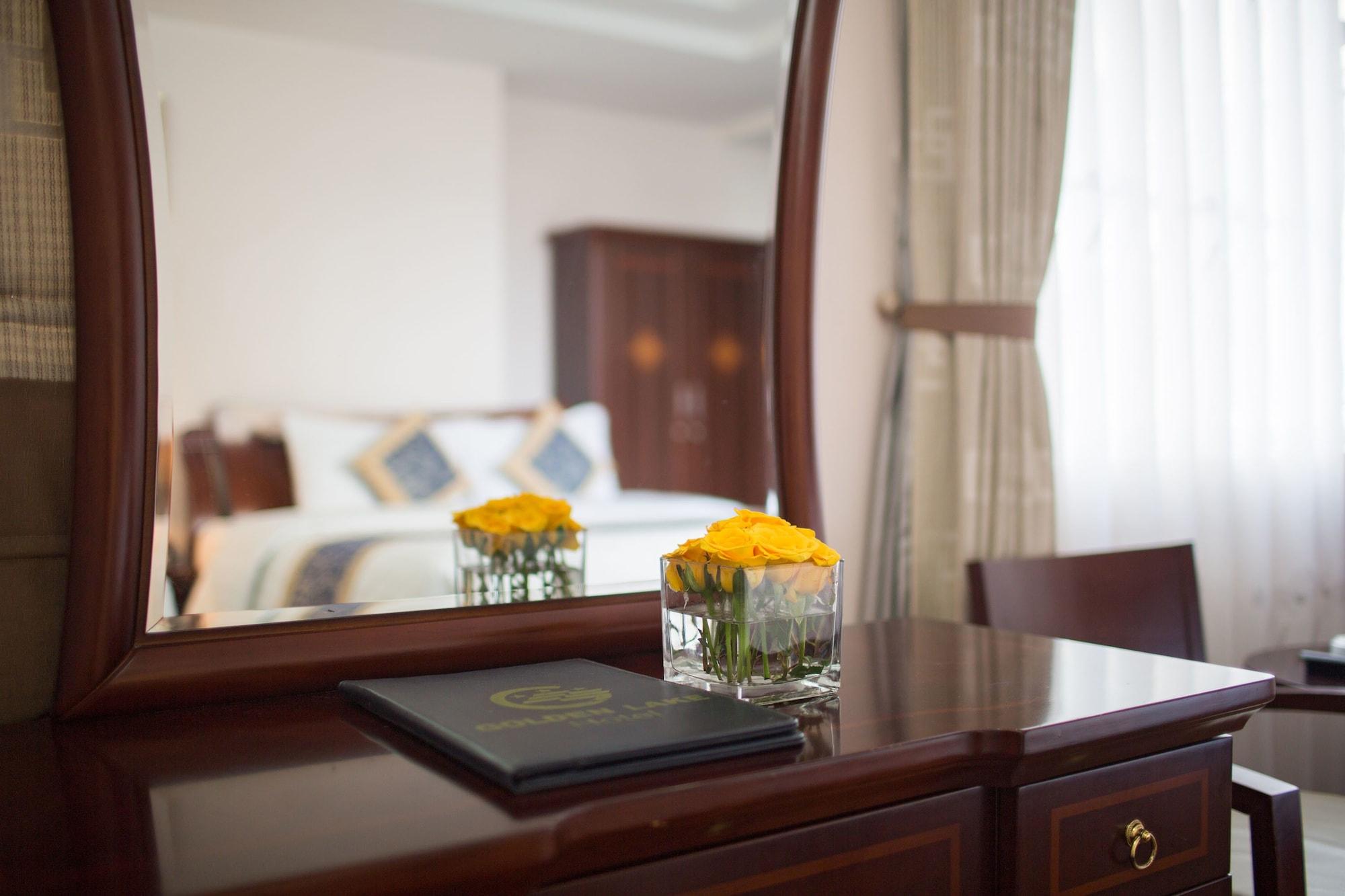 Lakeside Palace Hotel Hanoi Eksteriør billede