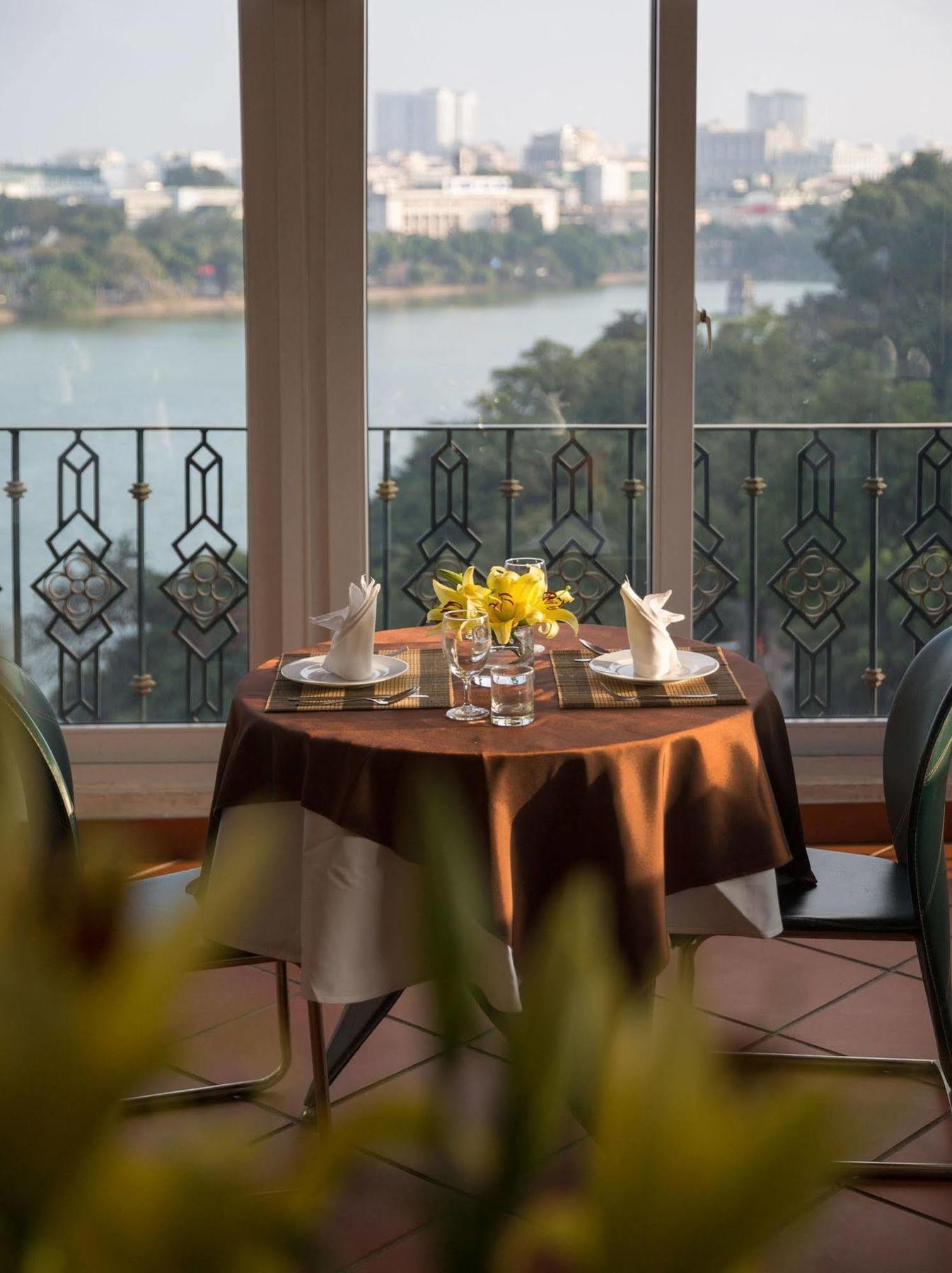 Lakeside Palace Hotel Hanoi Eksteriør billede