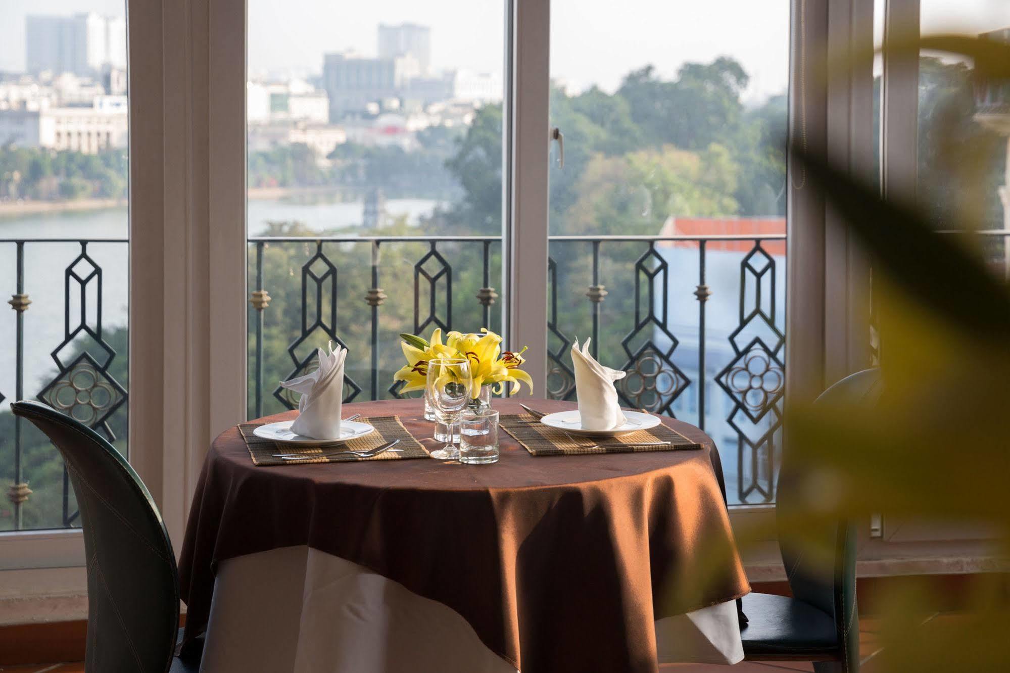 Lakeside Palace Hotel Hanoi Eksteriør billede