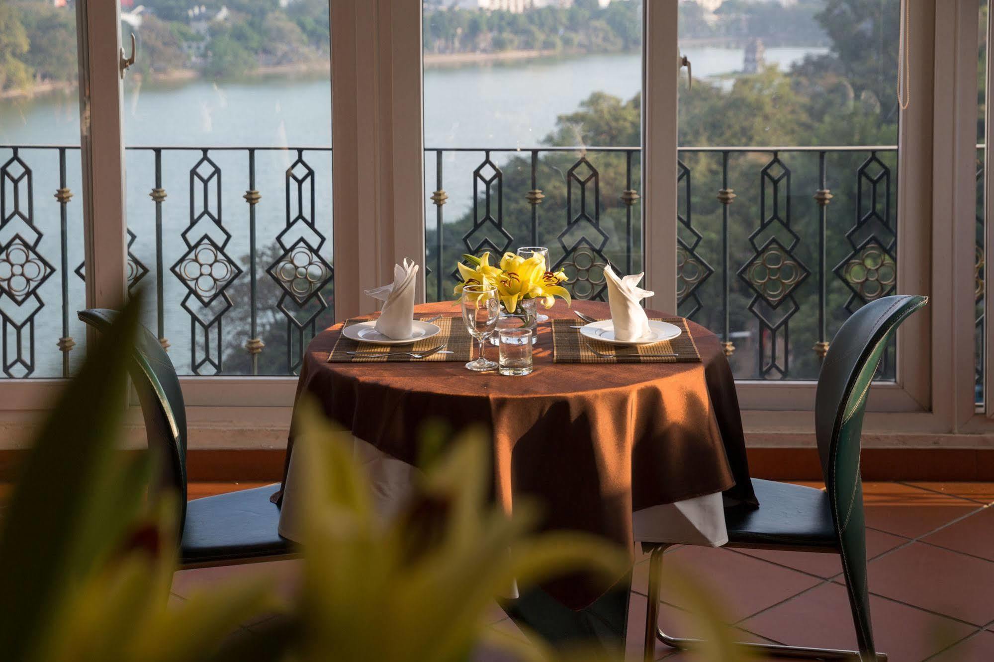 Lakeside Palace Hotel Hanoi Eksteriør billede
